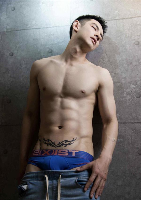 VIRILE-No.02-ebook--bts-video